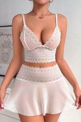 Kadın Beyaz Dantel Tül Detaylı Etekli Şık Gecelik Takımı – Modern, Konforlu