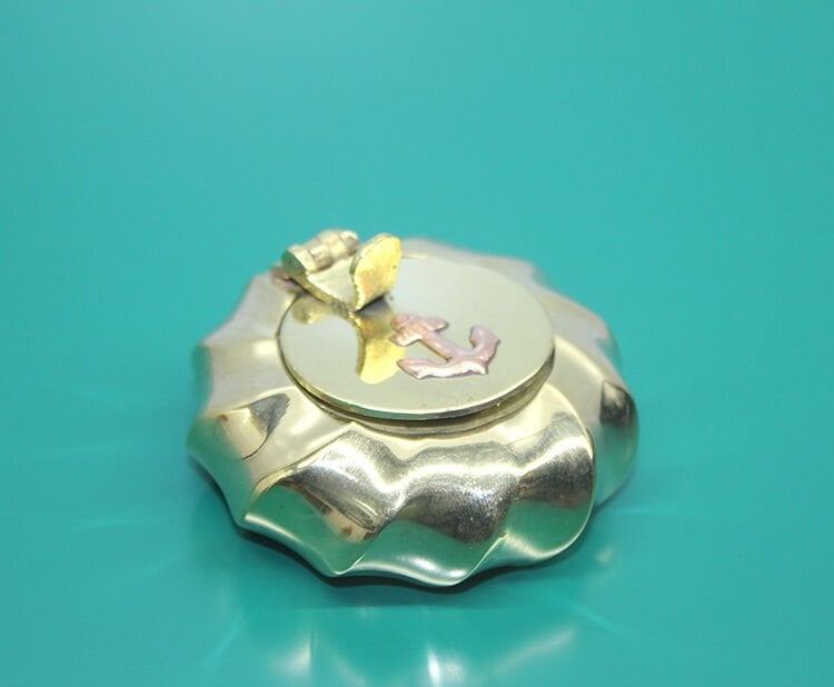 Pirinç Çapalı Kapaklı Küllük 6 Cm